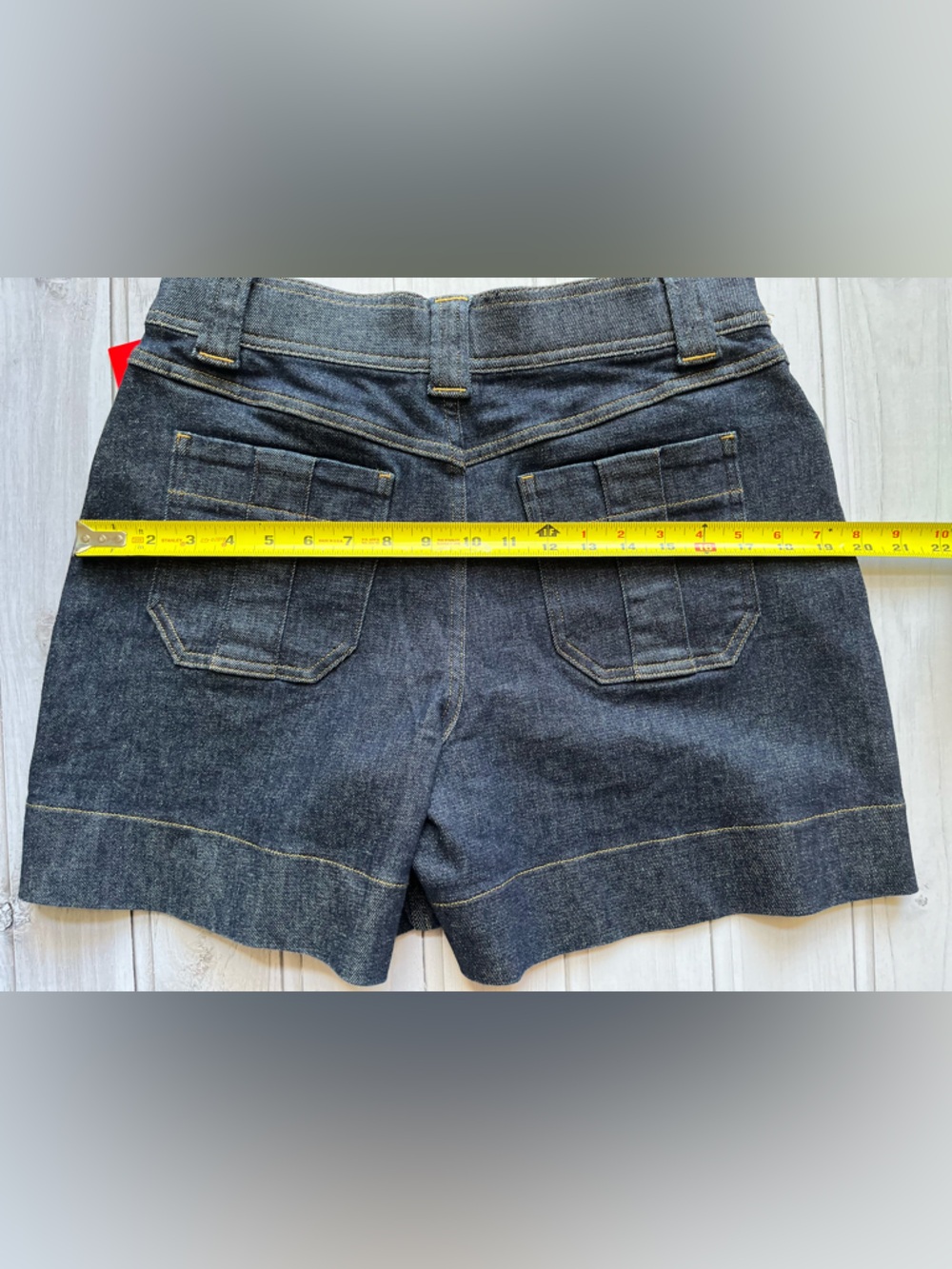 New women’s Spanx dark wash denim pull on trouser short. Size medium. - Picture 10 of 13